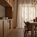 فيلة Irini, Official Part Of Cielo