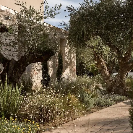 Irini, Official Part Of Cielo Willa