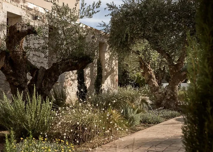 Irini, Official Part Of Cielo Willa